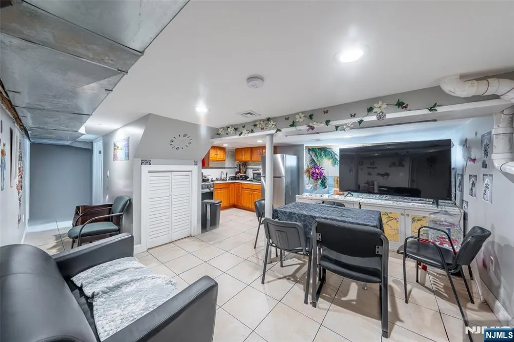 300-302 Ridge Street Newark, NJ 07104