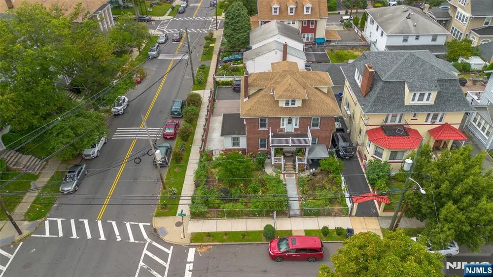 300-302 Ridge Street Newark, NJ 07104