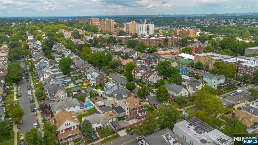 300-302 Ridge Street Newark, NJ 07104