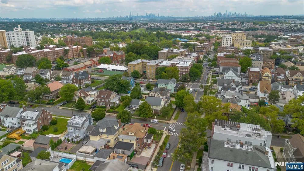 300-302 Ridge Street Newark, NJ 07104