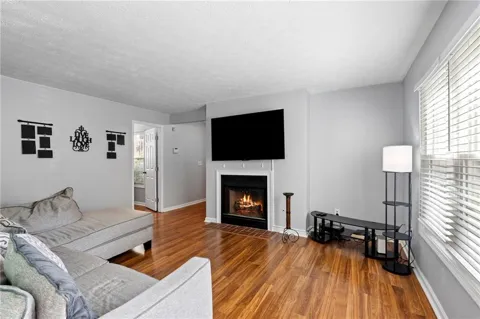 1211 Glenleaf Drive