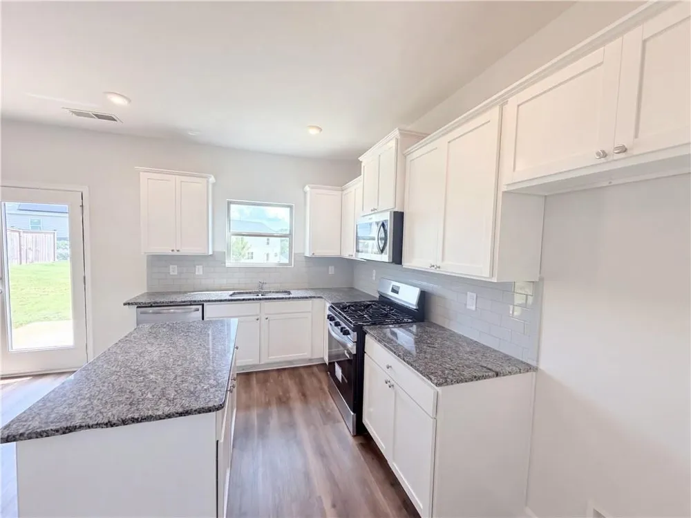 2048 Massey Lane Winder, GA 30680