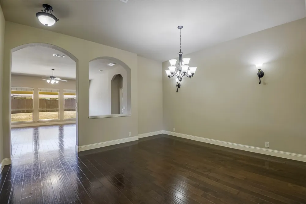 905 Mill Pond Drive Midlothian, TX 76065