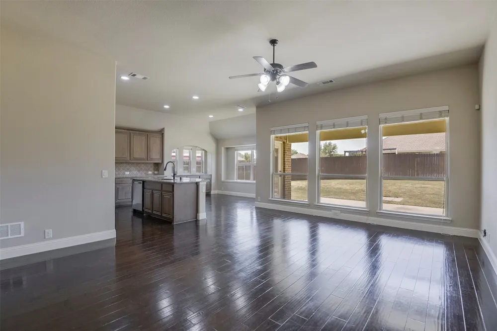 905 Mill Pond Drive Midlothian, TX 76065