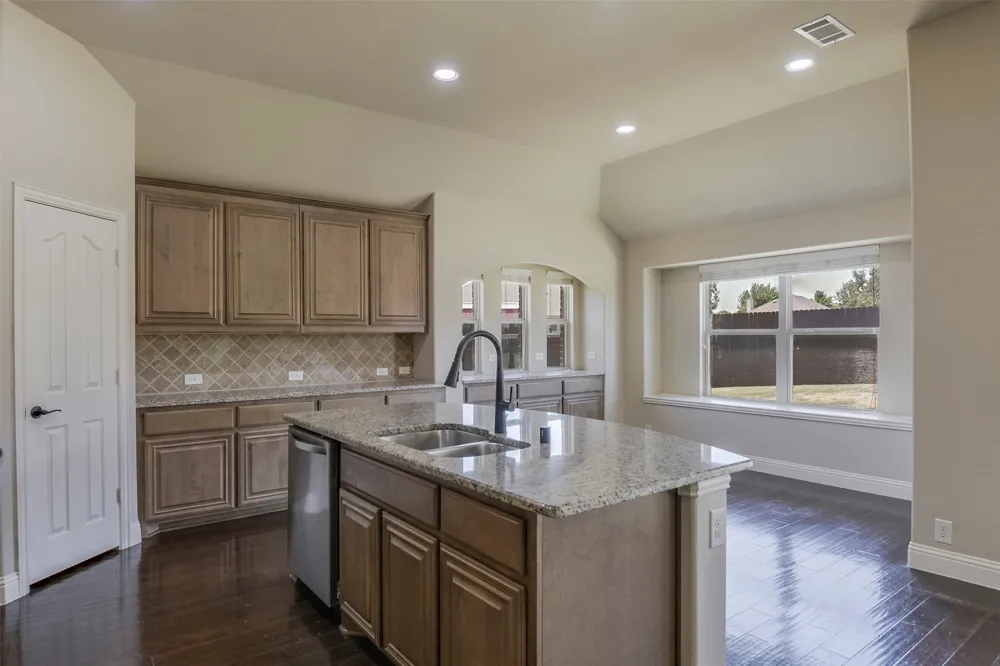 905 Mill Pond Drive Midlothian, TX 76065