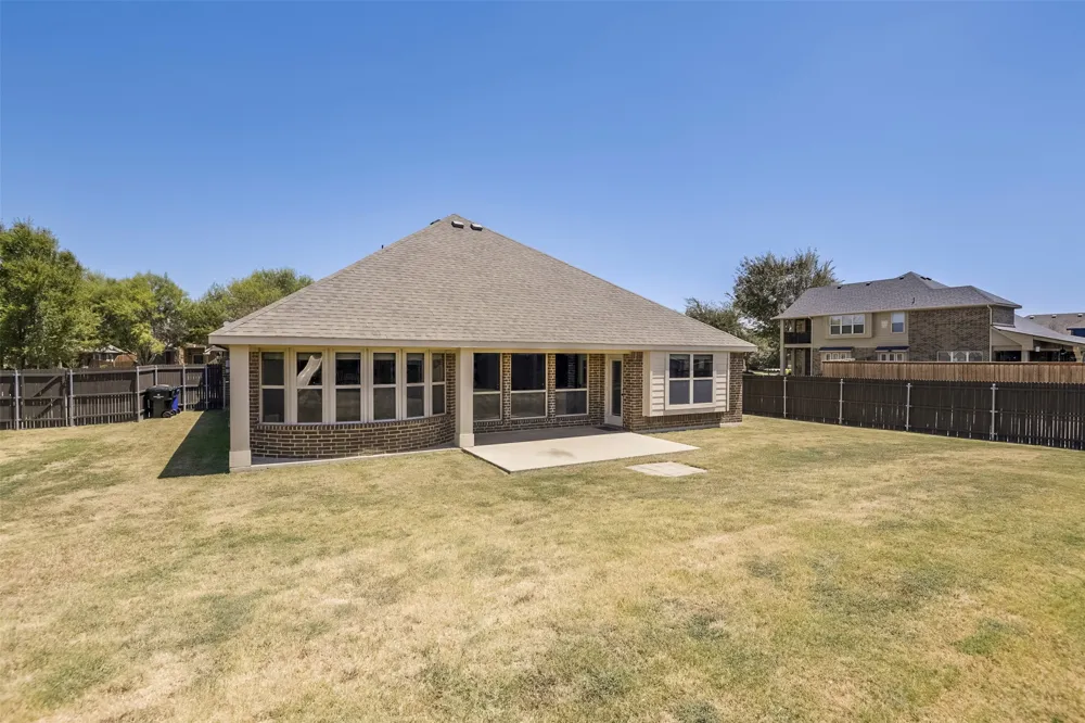 905 Mill Pond Drive Midlothian, TX 76065
