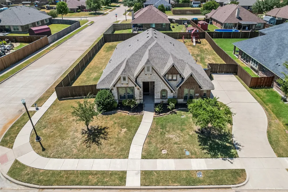 905 Mill Pond Drive Midlothian, TX 76065