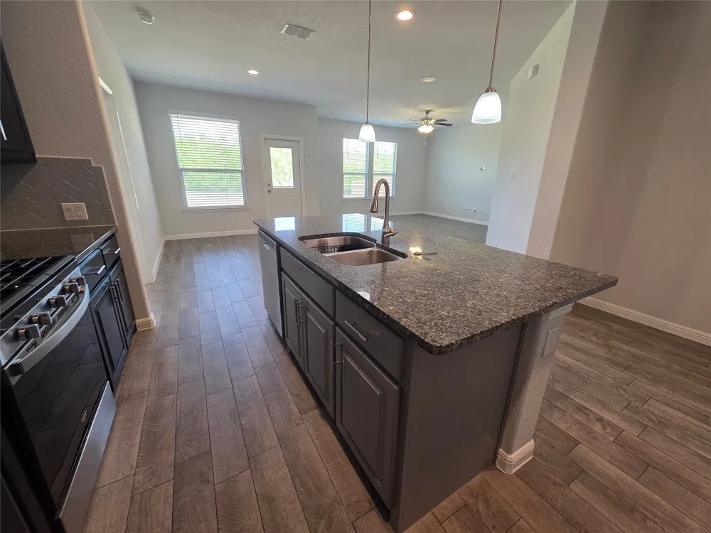 1215 Pacifica Trail Cleburne, TX 76033