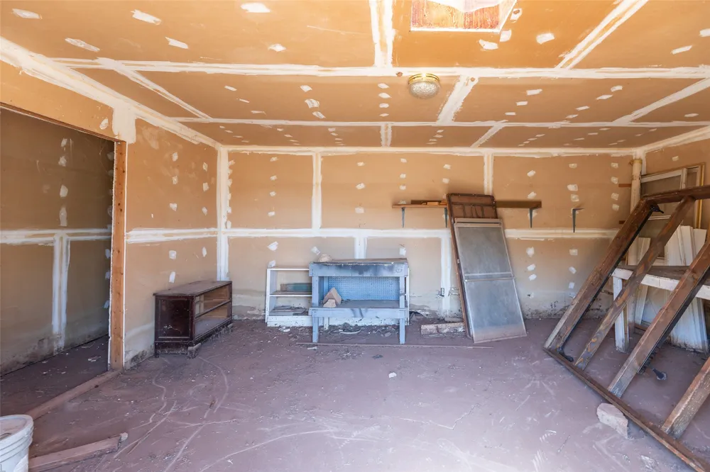 902 Avenue O Anson, TX 79501