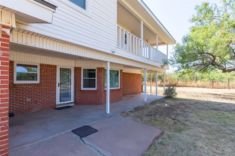 902 Avenue O Anson, TX 79501