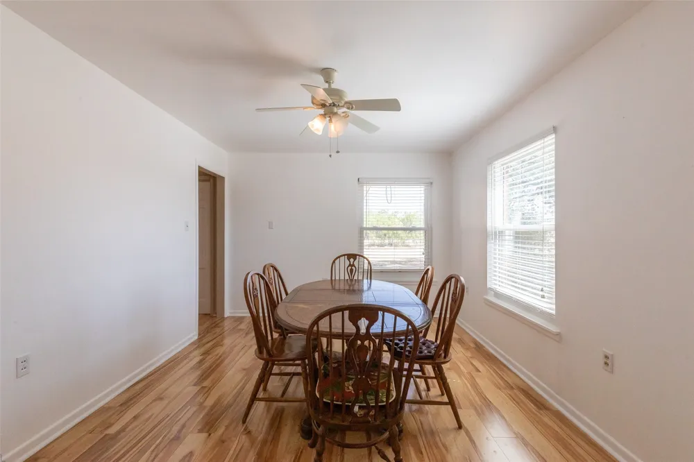 902 Avenue O Anson, TX 79501