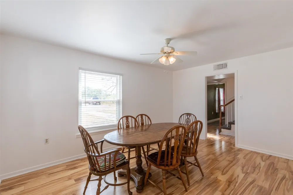 902 Avenue O Anson, TX 79501