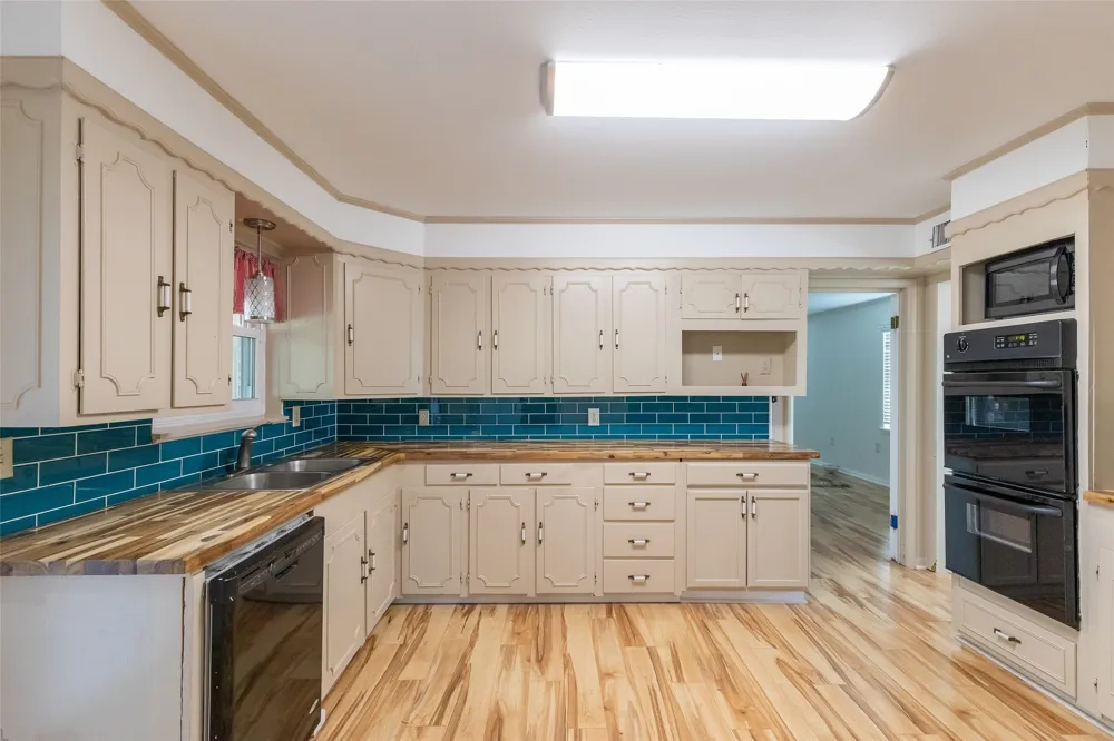 902 Avenue O Anson, TX 79501