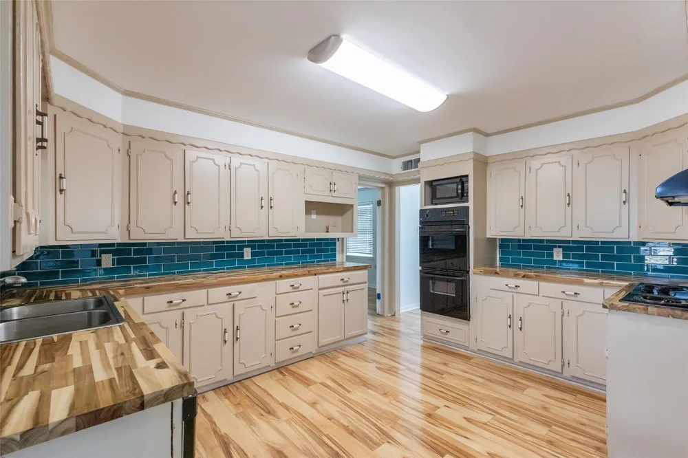 902 Avenue O Anson, TX 79501