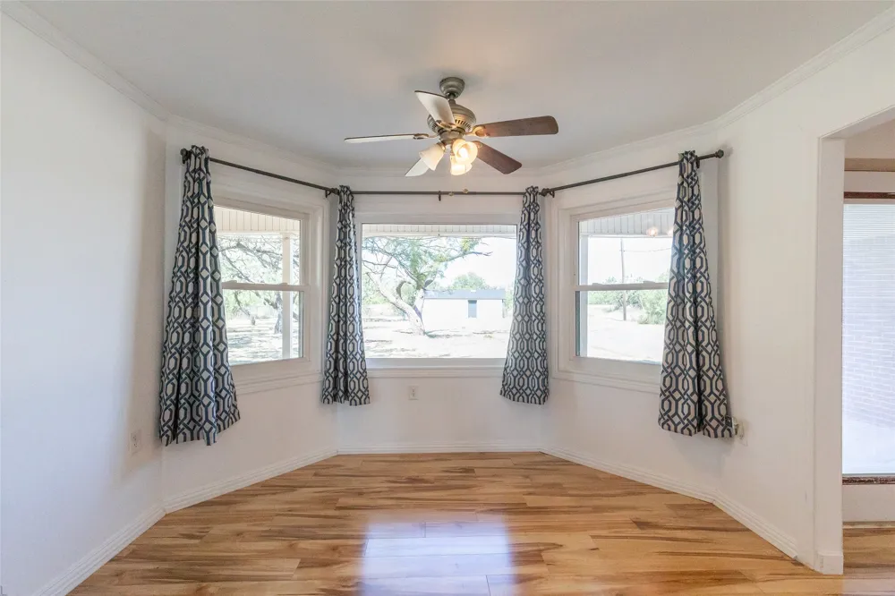 902 Avenue O Anson, TX 79501