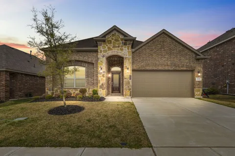 2104 Lake Cliff Drive