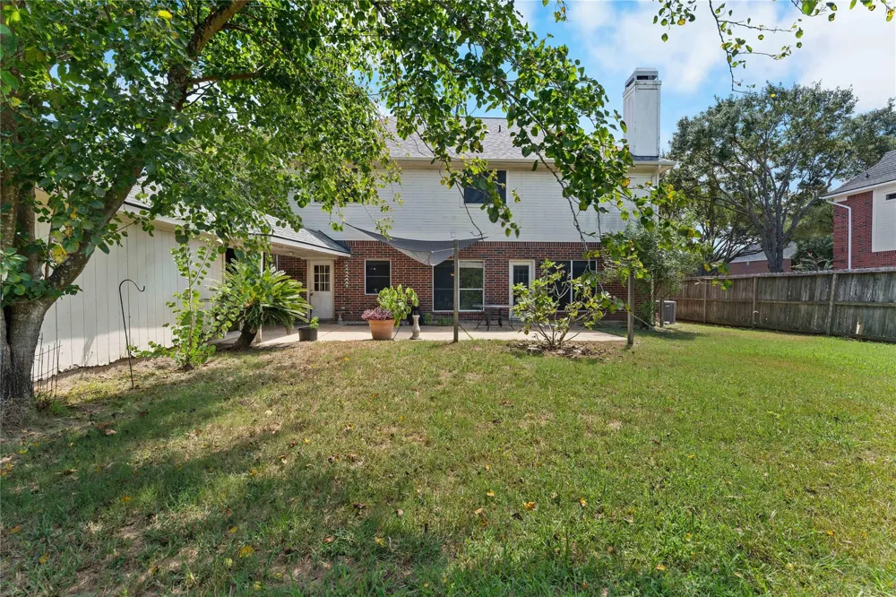 5819 Eldridge Glen Drive Houston, TX 77041