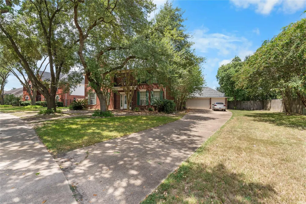 5819 Eldridge Glen Drive Houston, TX 77041