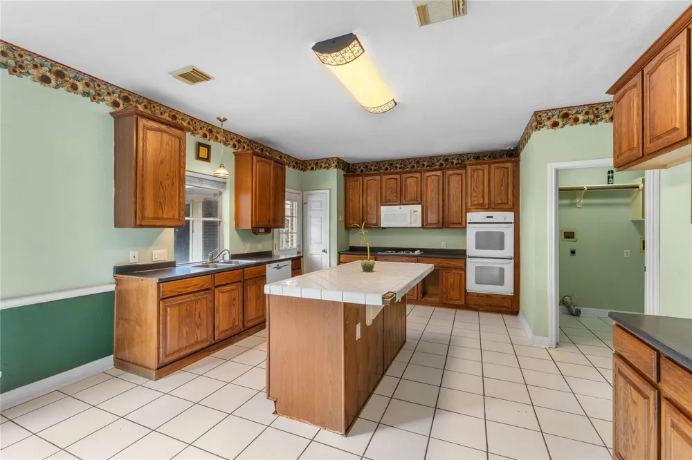 5819 Eldridge Glen Drive Houston, TX 77041