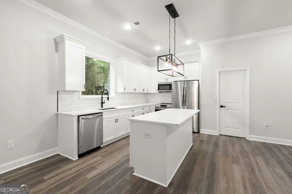 6490 Battery PT Stone Mountain, GA 30087