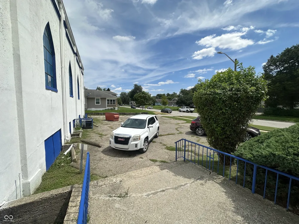 2245 E Riverside Drive Indianapolis, IN 46208