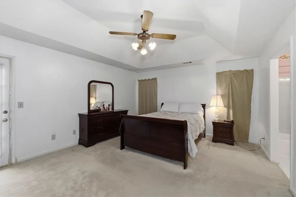 511 Barclay Court Stone Mountain, GA 30083
