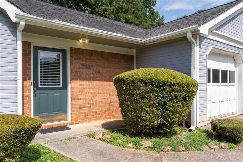 511 Barclay Court Stone Mountain, GA 30083