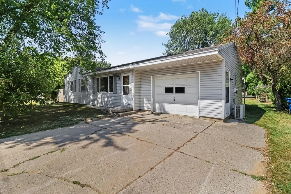 306 W Beryl Street Scottville, MI 49454