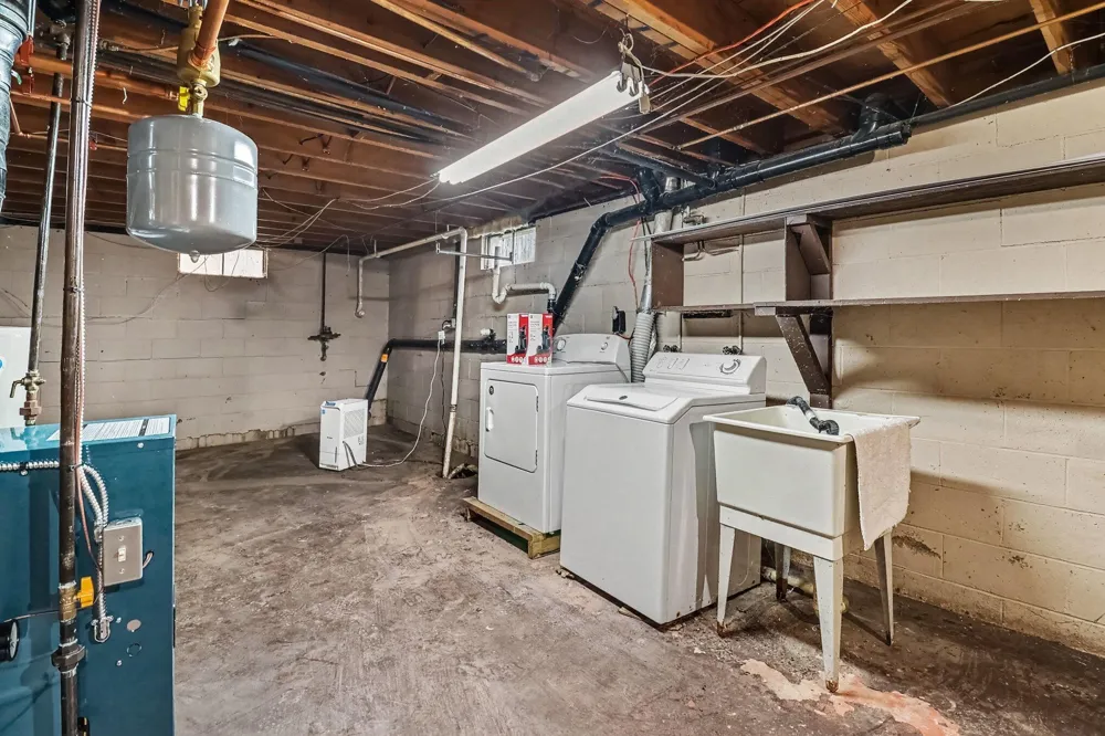 306 W Beryl Street Scottville, MI 49454