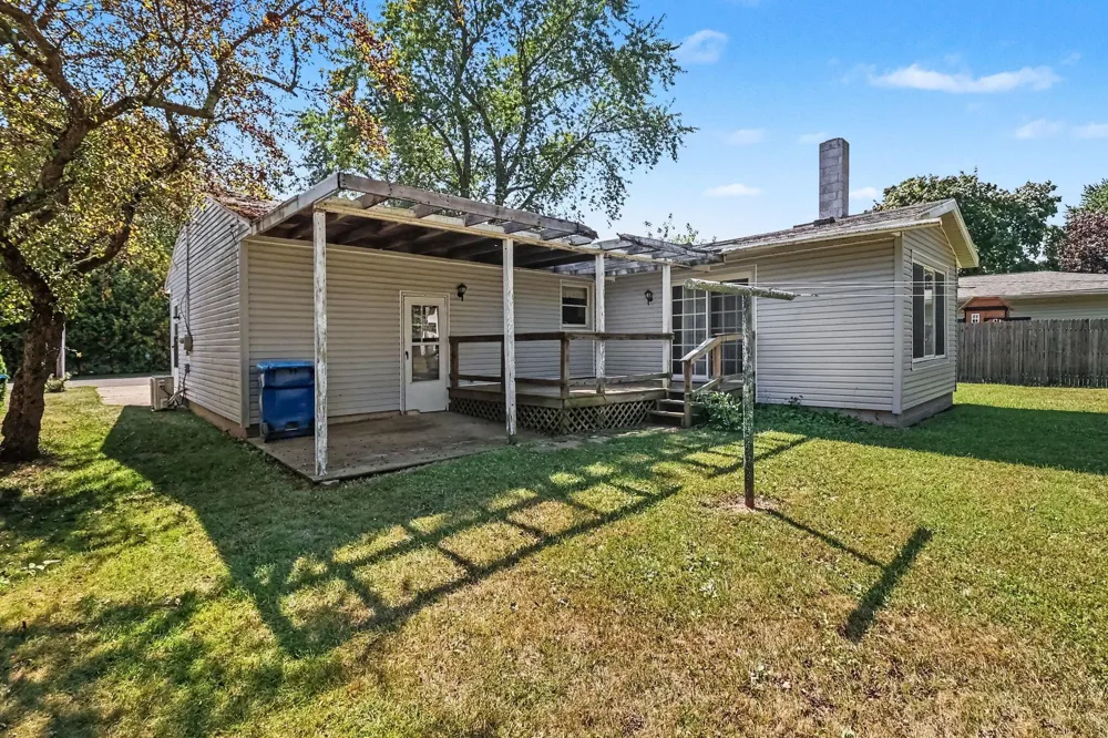 306 W Beryl Street Scottville, MI 49454