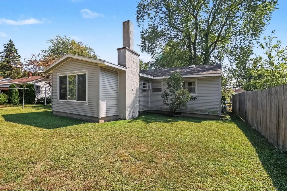 306 W Beryl Street Scottville, MI 49454
