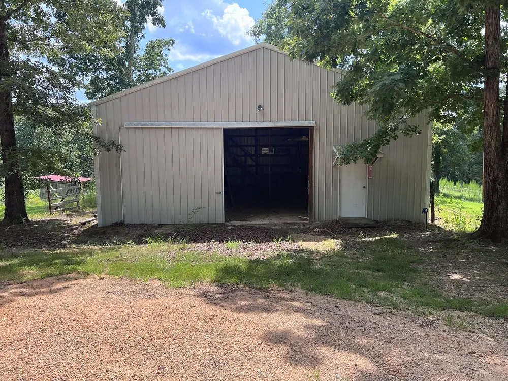 170 Blue Bird Ln Linden, TN 37096