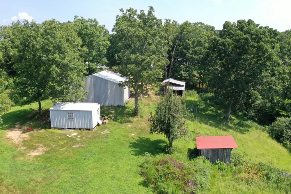 170 Blue Bird Ln Linden, TN 37096