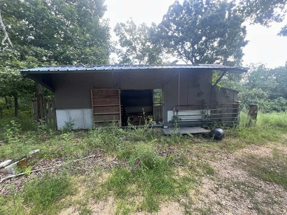 170 Blue Bird Ln Linden, TN 37096