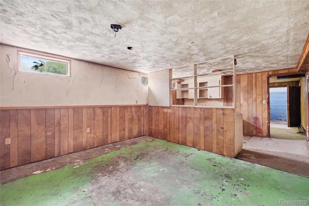 1103 E Bristol Road Burton City, MI 48529