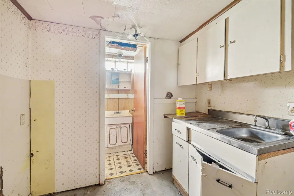 1103 E Bristol Road Burton City, MI 48529