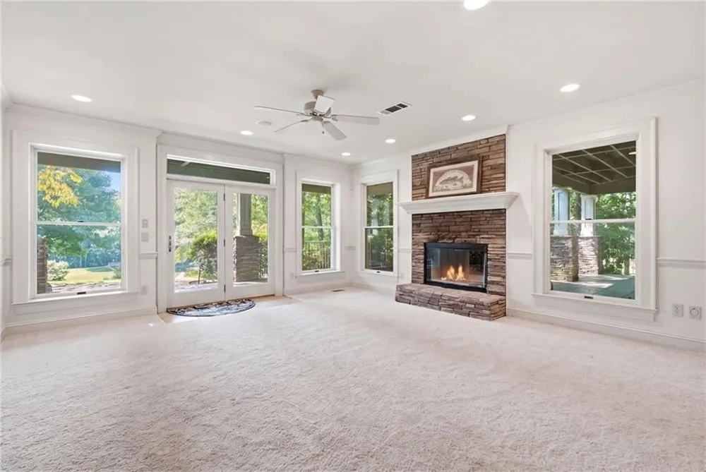 127 Mills Lane Ball Ground, GA 30107