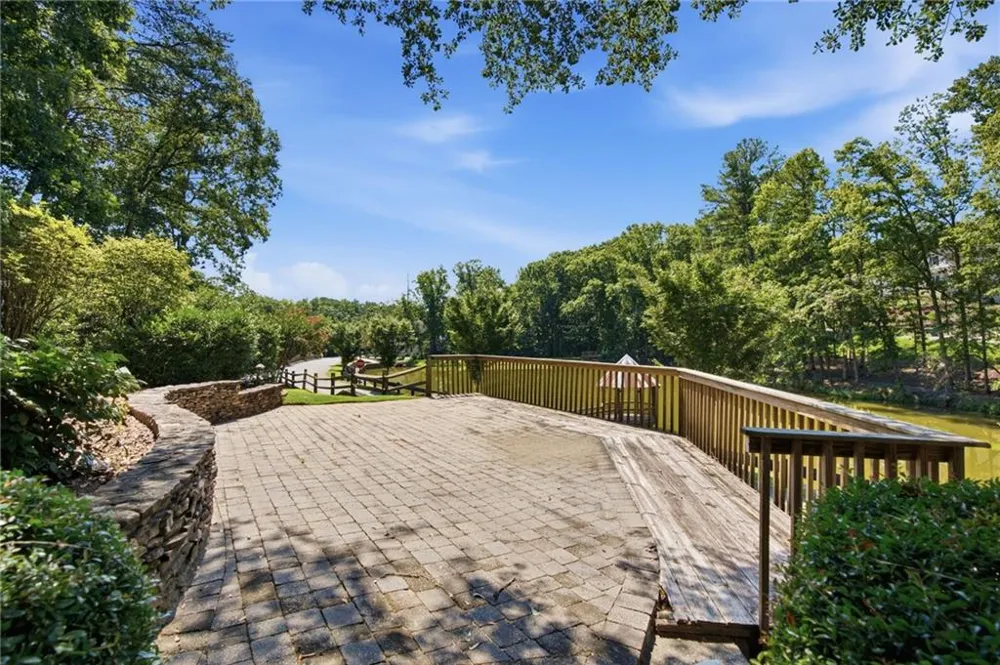 127 Mills Lane Ball Ground, GA 30107