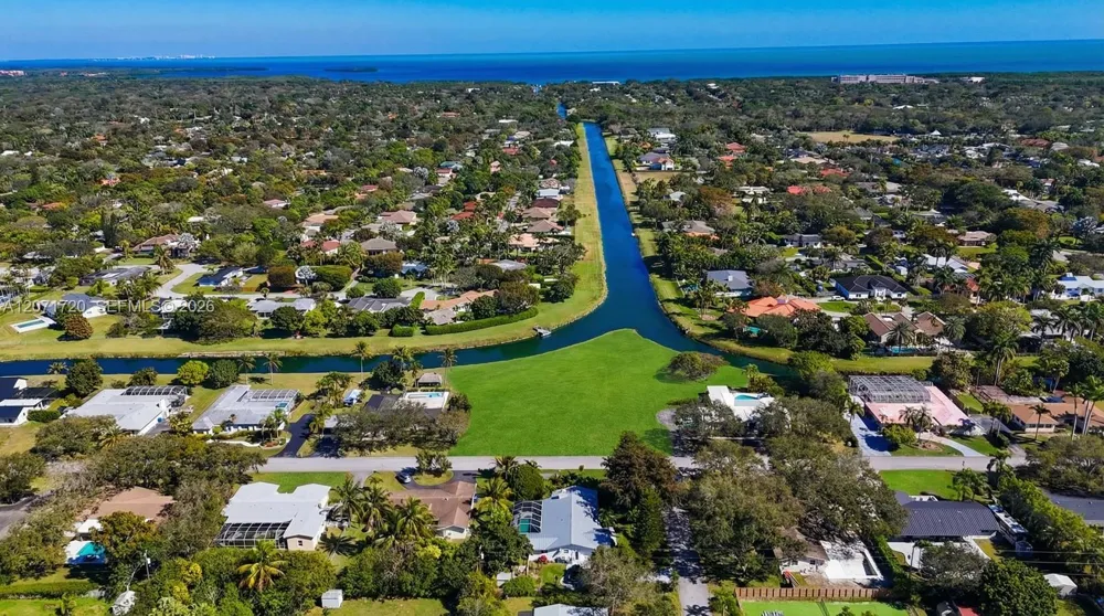 17325 SW 84 Ave Palmetto Bay, FL 33157