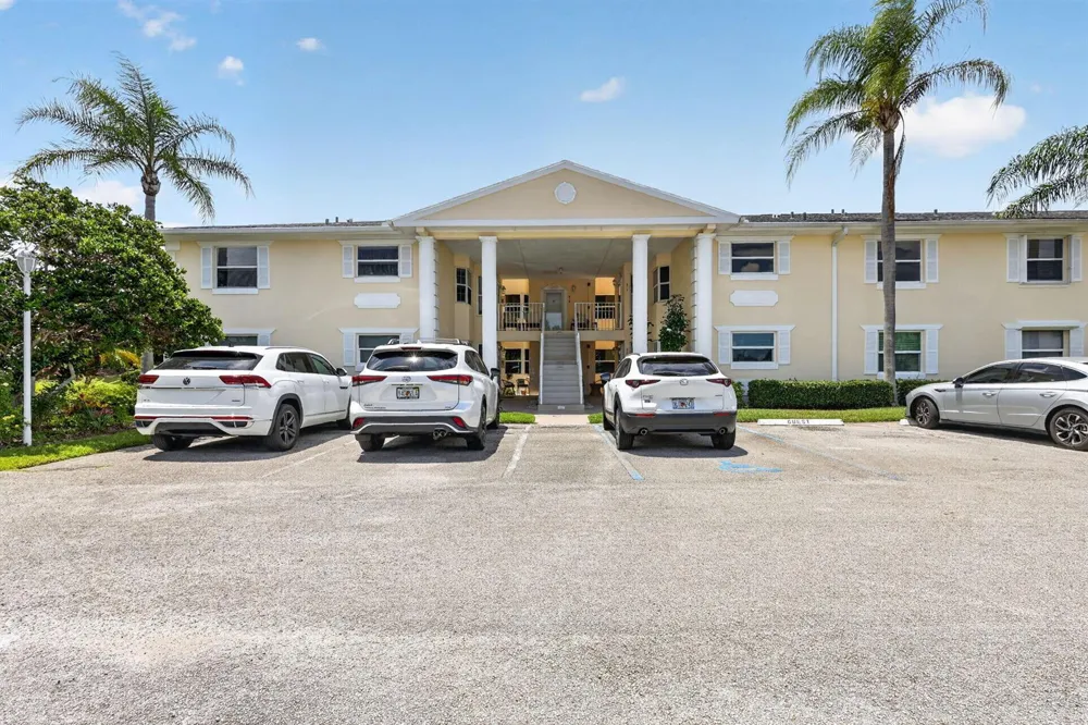 203 Grove Isle Circle Vero Beach, FL 32962