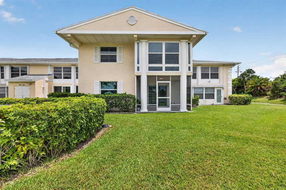 203 Grove Isle Circle Vero Beach, FL 32962