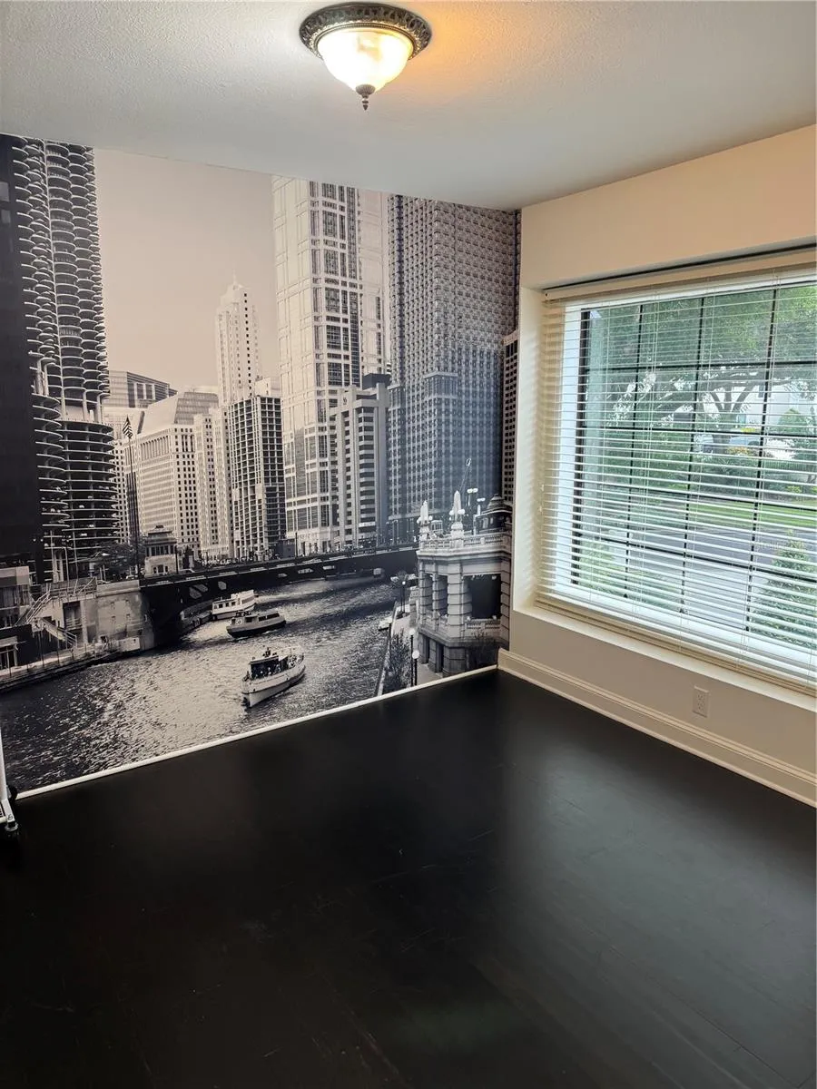 1001 BAJADA DE AVILA Tampa, FL 33613