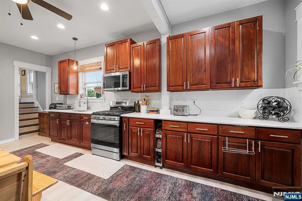 328 Springdale Avenue East Orange, NJ 07017