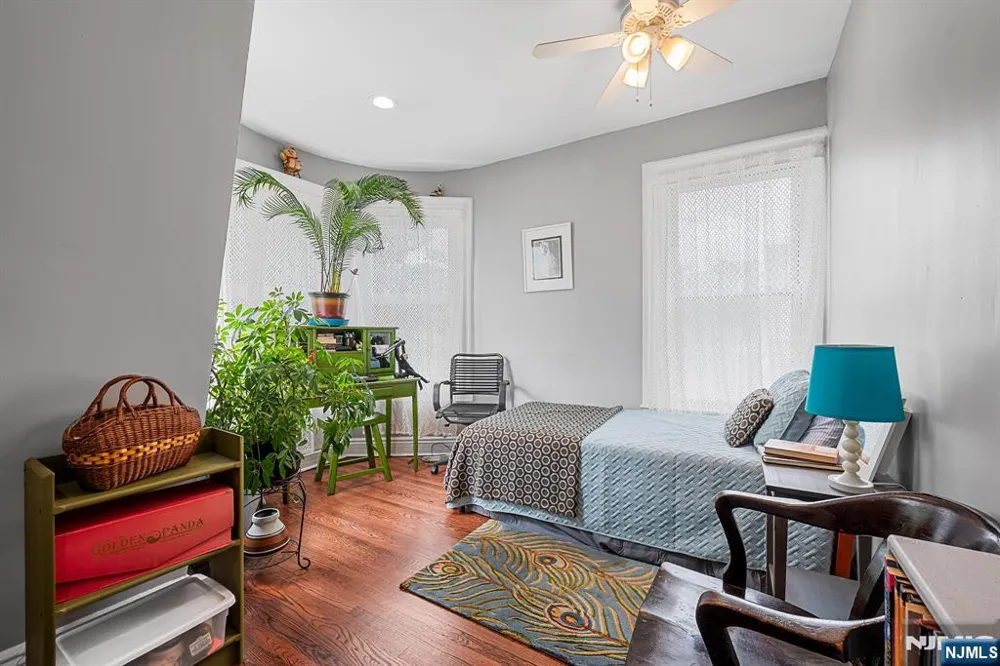 328 Springdale Avenue East Orange, NJ 07017