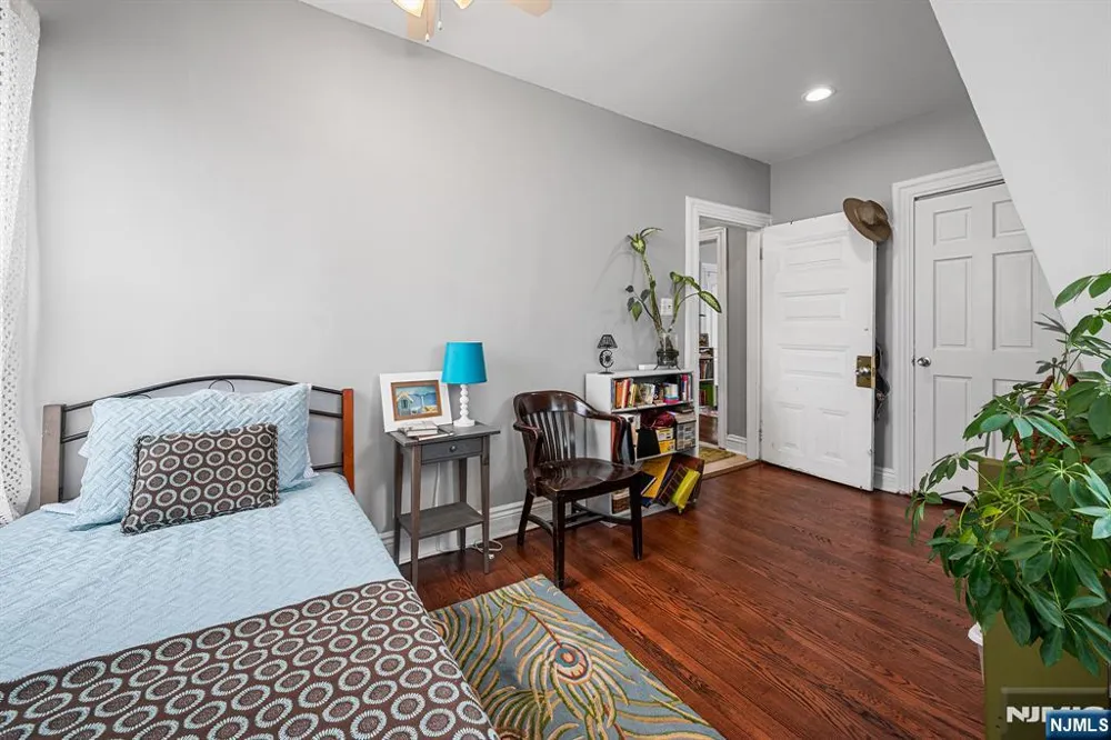 328 Springdale Avenue East Orange, NJ 07017
