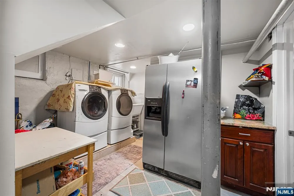 328 Springdale Avenue East Orange, NJ 07017