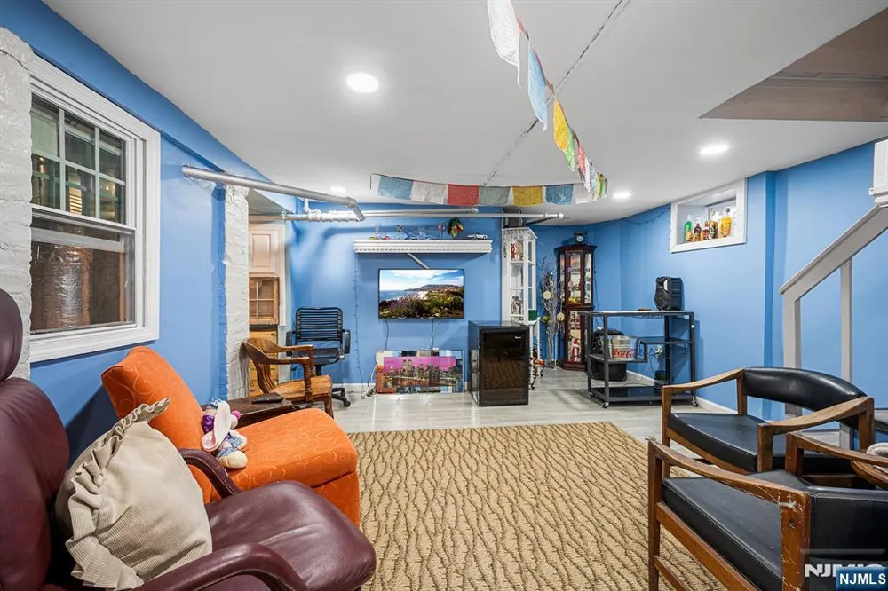 328 Springdale Avenue East Orange, NJ 07017