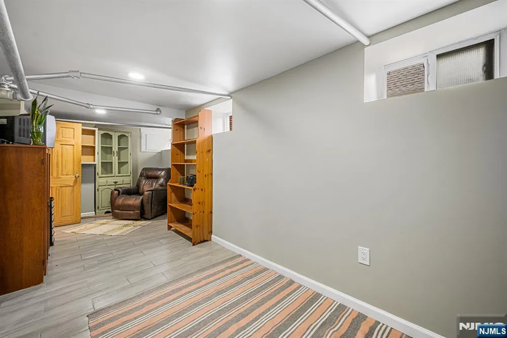 328 Springdale Avenue East Orange, NJ 07017