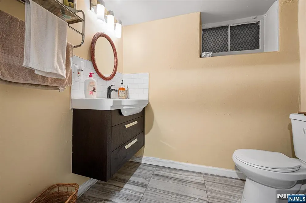 328 Springdale Avenue East Orange, NJ 07017