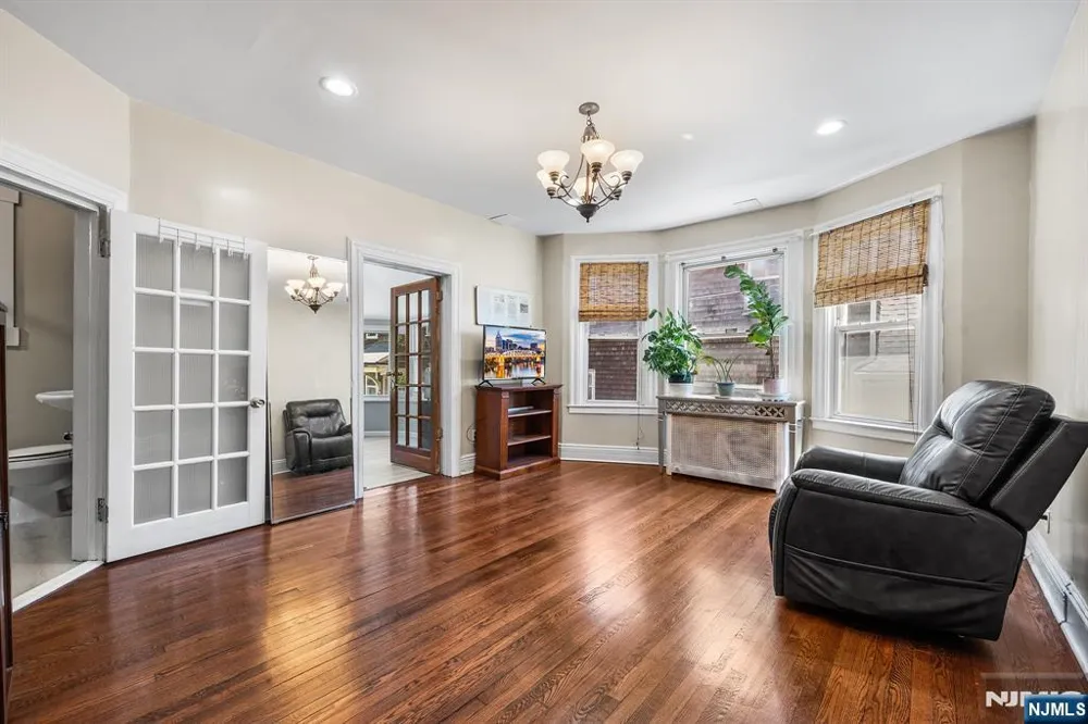 328 Springdale Avenue East Orange, NJ 07017